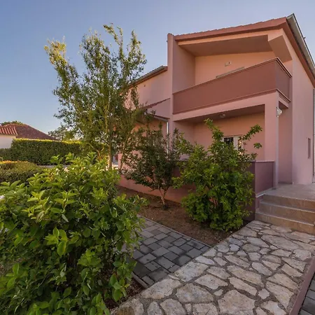 My Dalmatia - Simone With Private Pool And Beautiful Garden 펜션 *