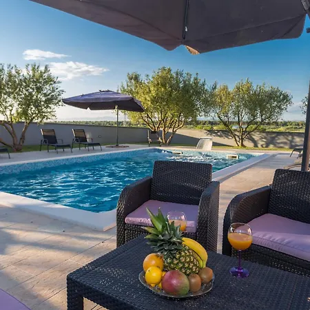 Dom wakacyjny My Dalmatia - Simone With Private Pool And Beautiful Garden Biograd Na Moru