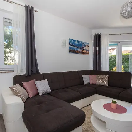 My Dalmatia - Simone With Private Pool And Beautiful Garden Biograd Na Moru