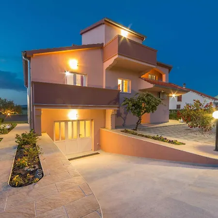 My Dalmatia - Simone With Private Pool And Beautiful Garden *