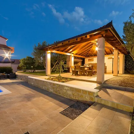 My Dalmatia - Simone With Private Pool And Beautiful Garden Dom wakacyjny Biograd Na Moru