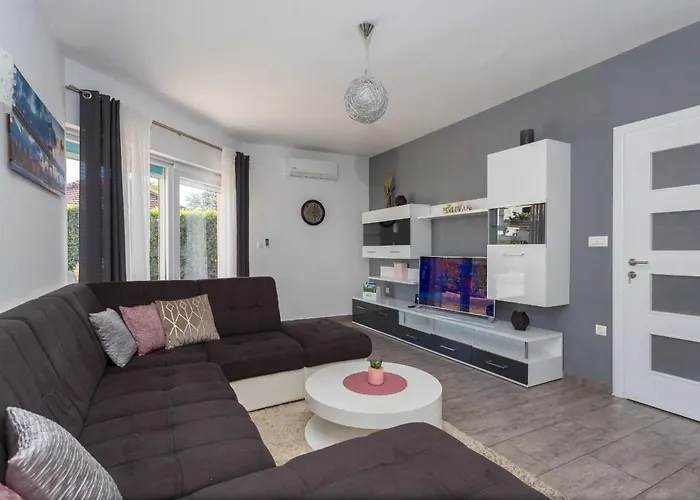 펜션 My Dalmatia - Simone With Private Pool And Beautiful Garden 비오그라드나모루