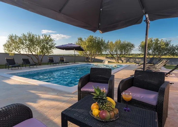 펜션 My Dalmatia - Simone With Private Pool And Beautiful Garden